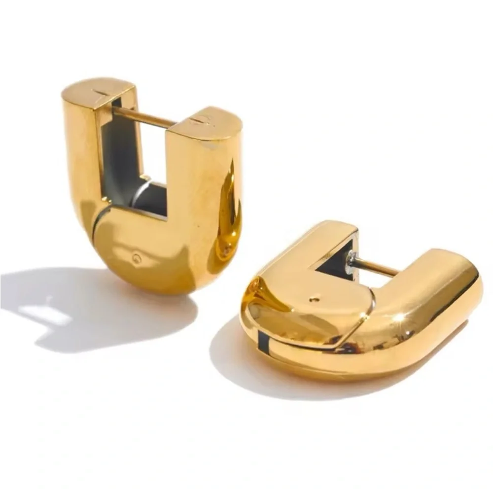 NWOT Zara 18K Gold Plated Huggie Earrings (1023)